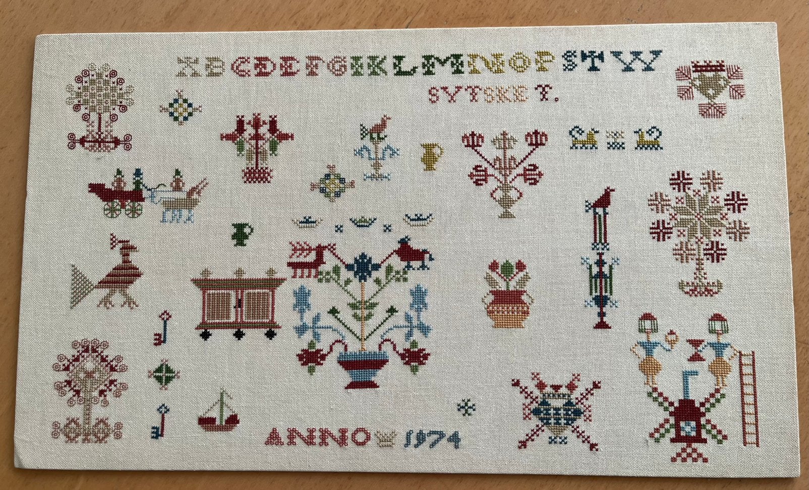 Merklap geborduurd, Beige, Vintage, Ophalen of Verzenden, Zo goed als nieuw