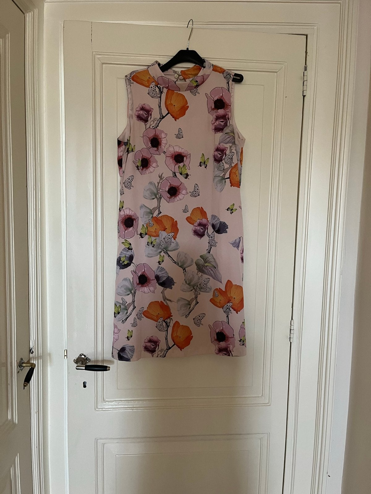 La Dress by Simone maat M jurk met bloemenprint en vlinders, Maat 38/40 (M), Ophalen of Verzenden, Zo goed als nieuw, Roze