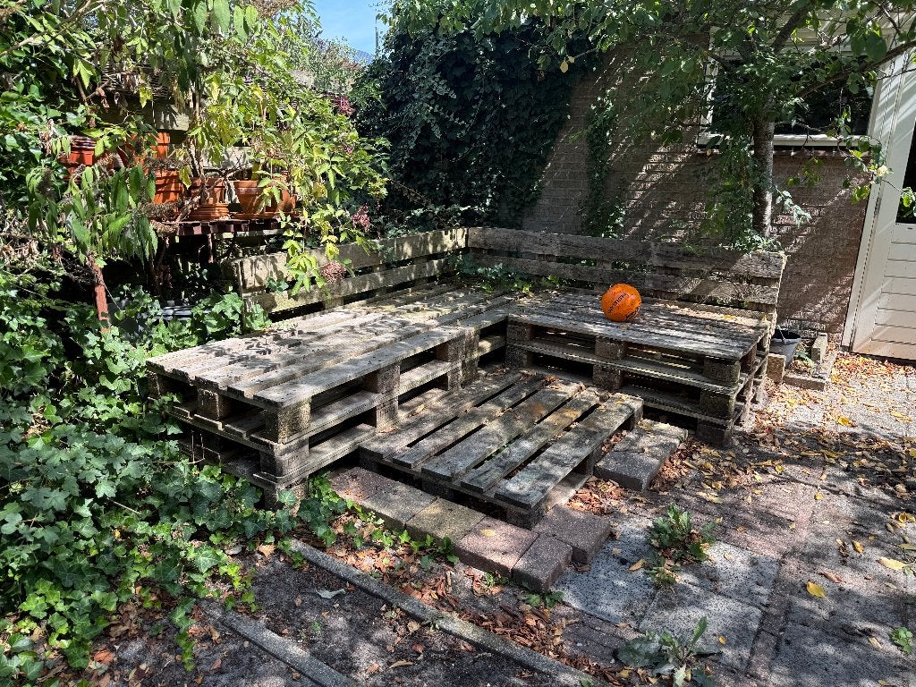 Geinig hoekbankje van pallets, Ophalen, Gebruikt, Hout