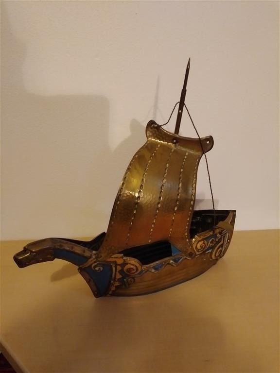 Oude vintage asbak in de vorm van een viking schip jaren'30, Ophalen of Verzenden, Gebruikt, Asbak