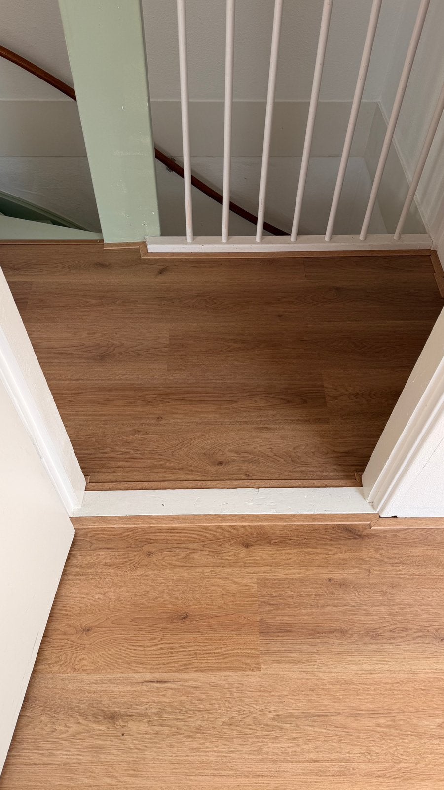 Gratis af te halen: bruin klik laminaat (~30m2), Ophalen, Gebruikt, 50 tot 150 cm, 10 m² of meer
