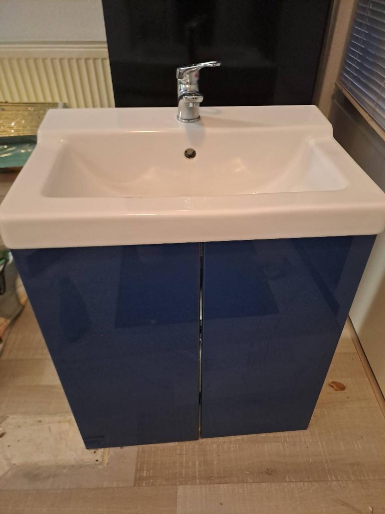 Wastafel plus 2 grote hangkasten, Huis en Inrichting, Ophalen, Gebruikt, 50 tot 100 cm, Minder dan 100 cm