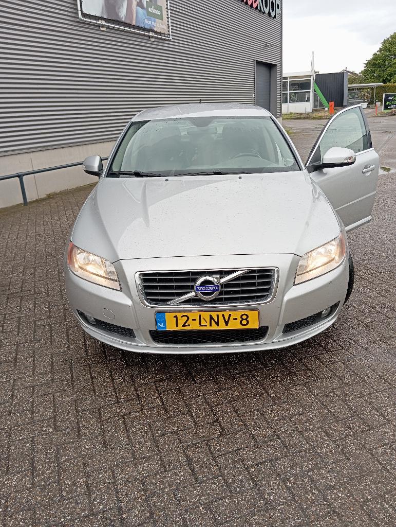 Volvo S80 2.4 D Geartronic 2010 Grijs, Auto's, 15 km/l, 1800 kg, Zwart, 1529 kg