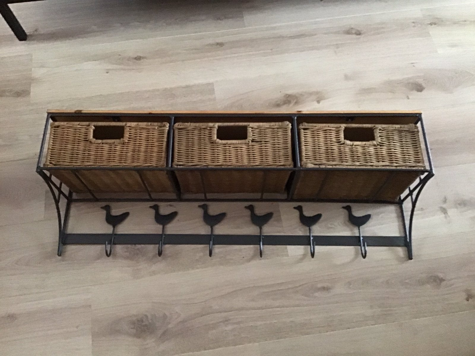 Wandkapstok met rieten mandjes, Ophalen !,!!, Wandkapstok, Ophalen of Verzenden, Zo goed als nieuw, Minder dan 100 cm