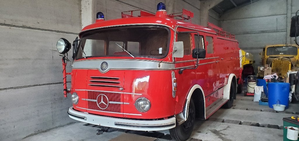 Mercedes Brandweerwagen, Achterwielaandrijving, Mercedes-Benz, Particulier, Te koop