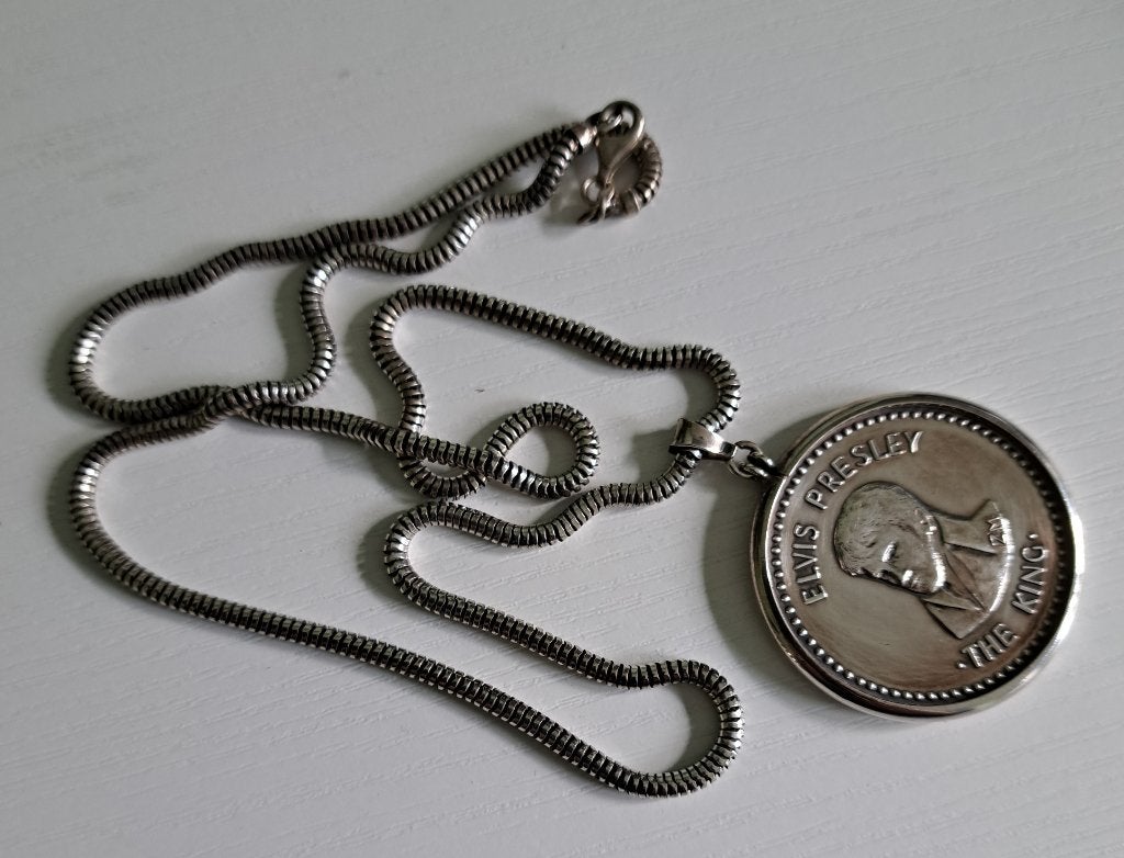 Elvis Presley, zeldzame zilveren Ketting met medaillon, Ophalen of Verzenden, Gebruikt