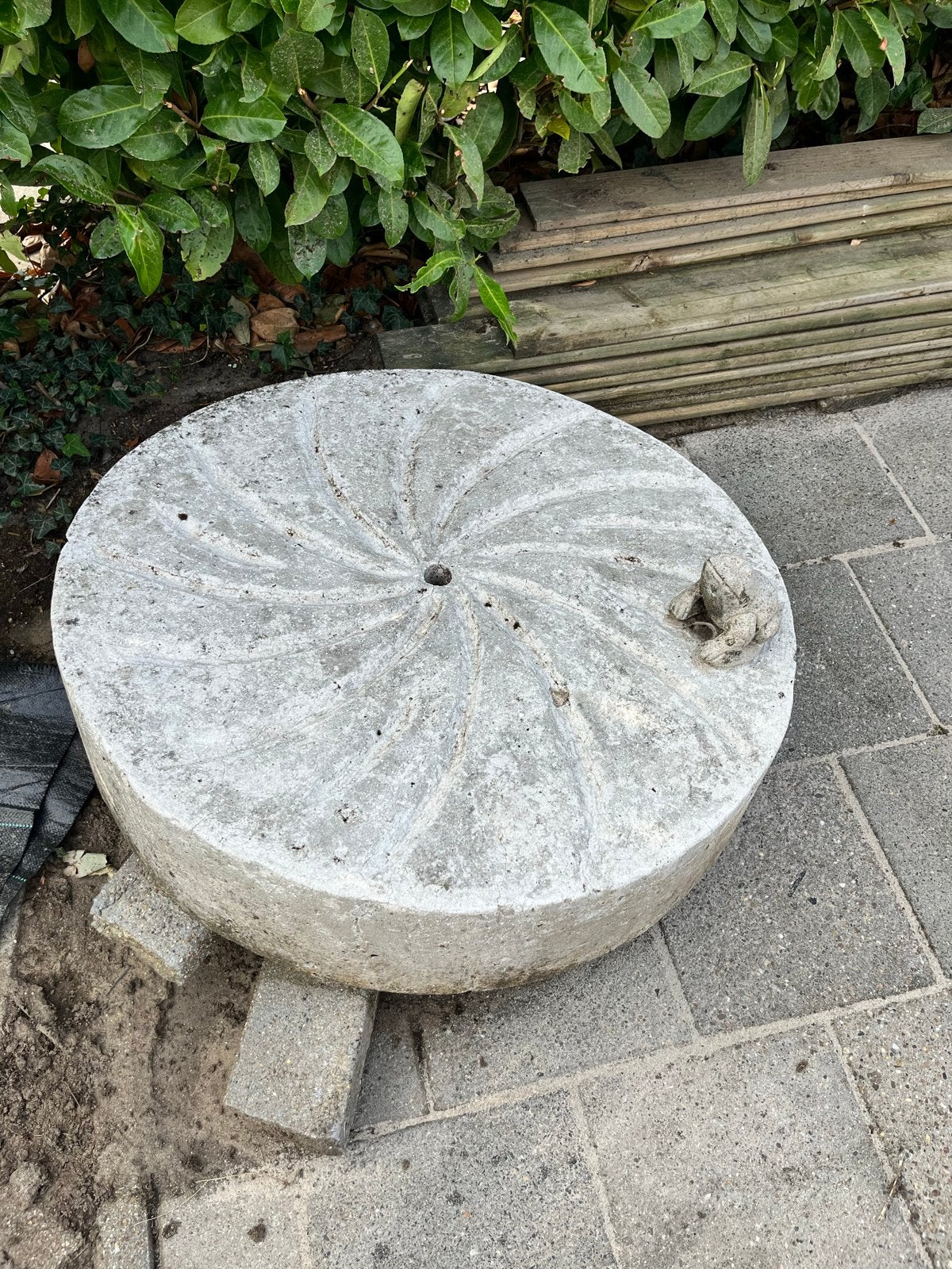 Betonnen vijverornament / waterornament - Ø 85cm, Tuin en Terras, Vijvers, Ophalen, Gebruikt