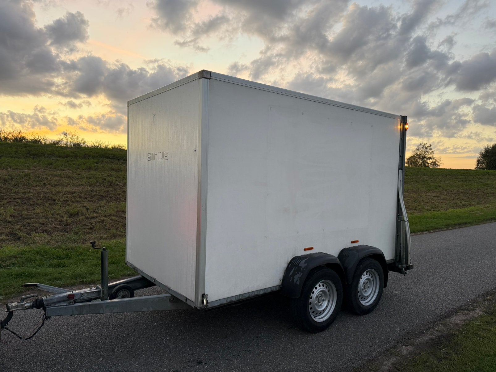 Sirius Gesloten Aanhanger 2700 kg | 2016Laadklep 300x170x190, Ophalen, Zo goed als nieuw