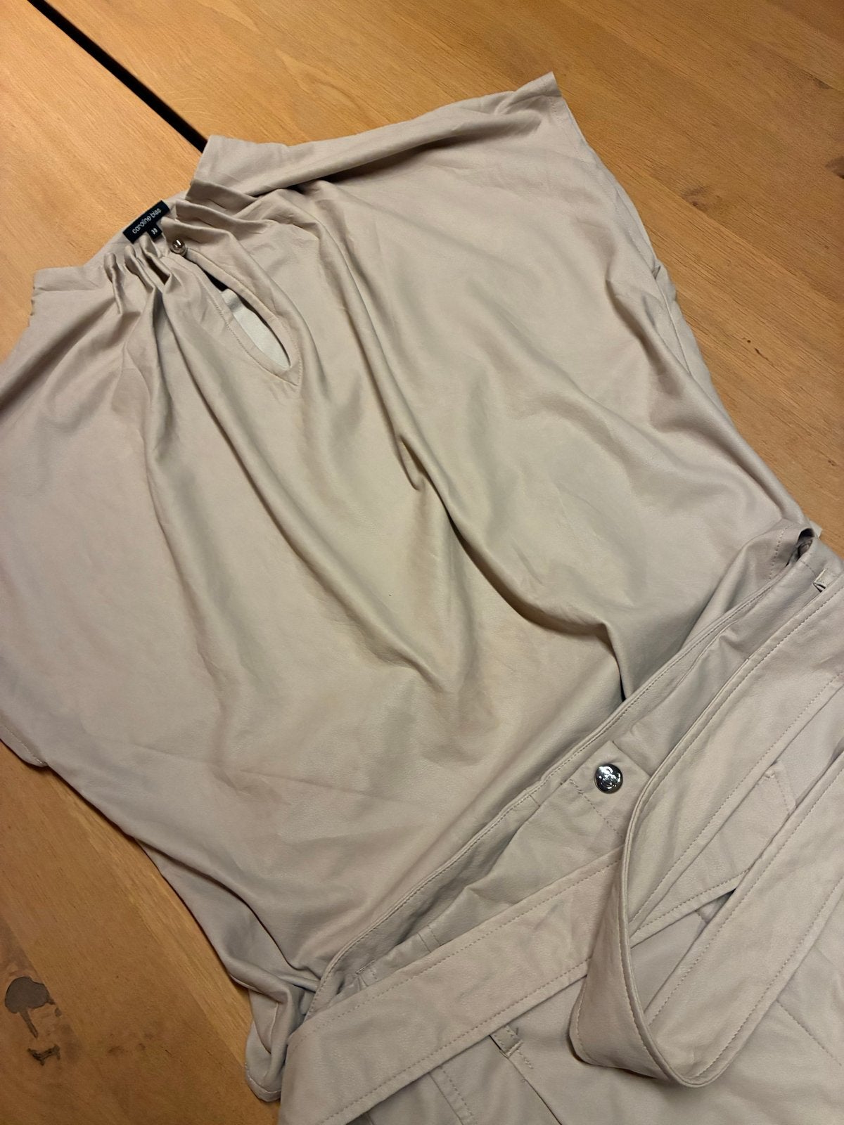 Caroline Biss zgan vegan leather  pak ecru, maat 38, Maat 38/40 (M), Kostuum of Pak, Beige, Ophalen of Verzenden