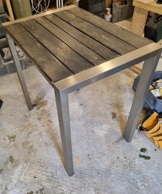 Hoge bartafel met houten blad en rvs frame, Ophalen of Verzenden, Gebruikt, Rechthoekig, Hout