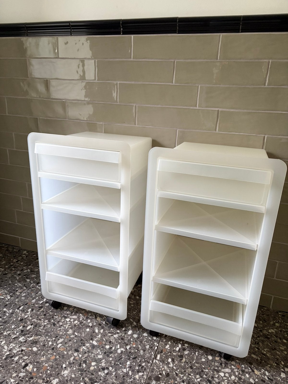 Twee vintage Ikea nachtkastjes, Huis en Inrichting, Slaapkamer | Nachtkastjes, Ophalen, Kunststof, Minder dan 45 cm, Zo goed als nieuw