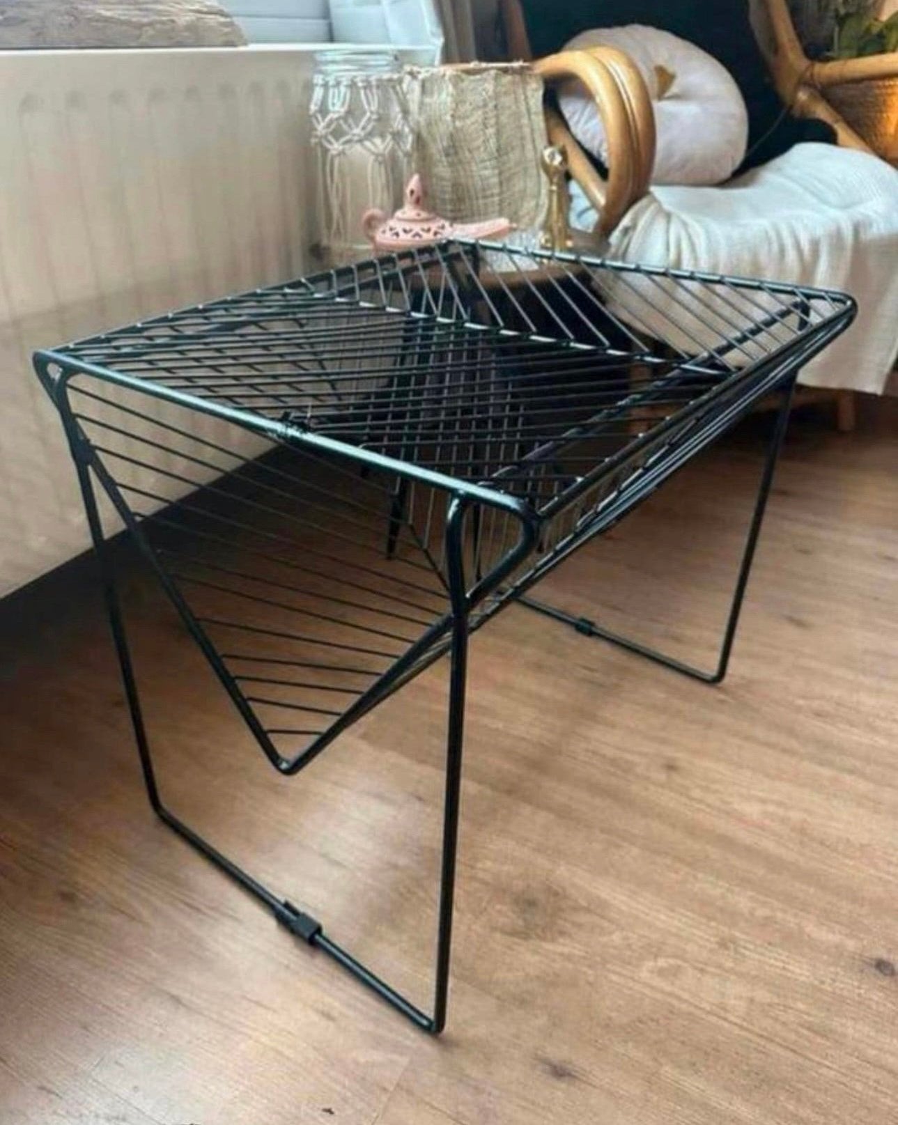 Sissy-Boy salontafel / bijzettafel, zwart met metalen pinnen, Huis en Inrichting, Ophalen of Verzenden, Zo goed als nieuw, Rond