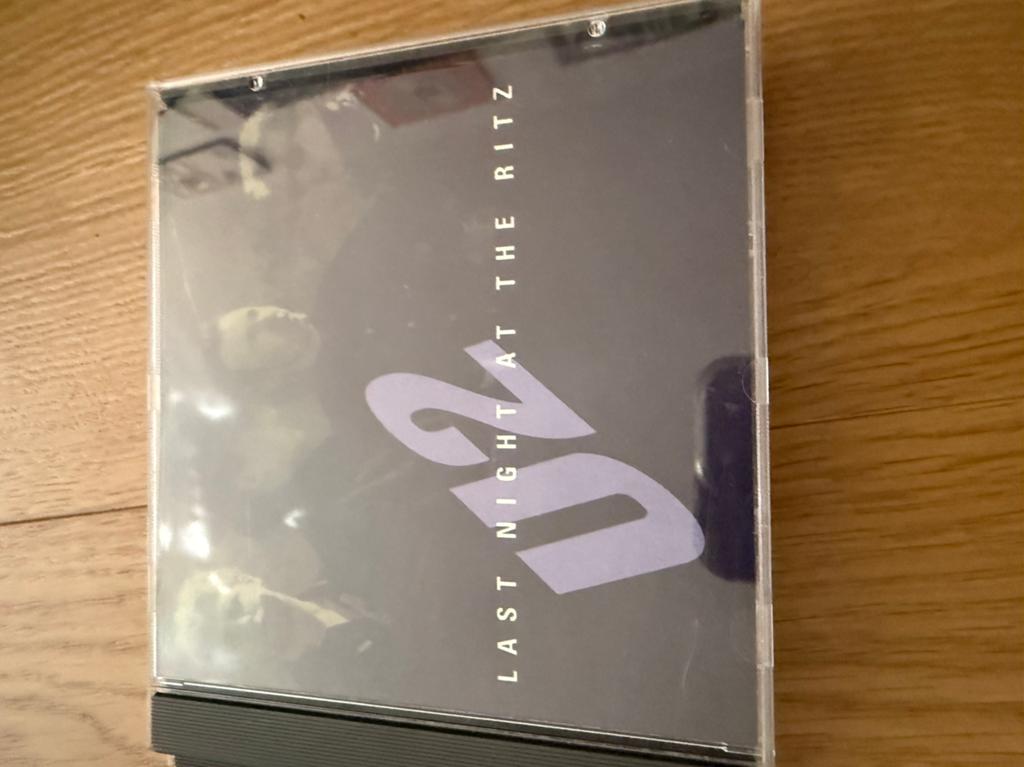 Cd u2 last night at the ritz bootleg, Ophalen of Verzenden, Zo goed als nieuw, Poprock
