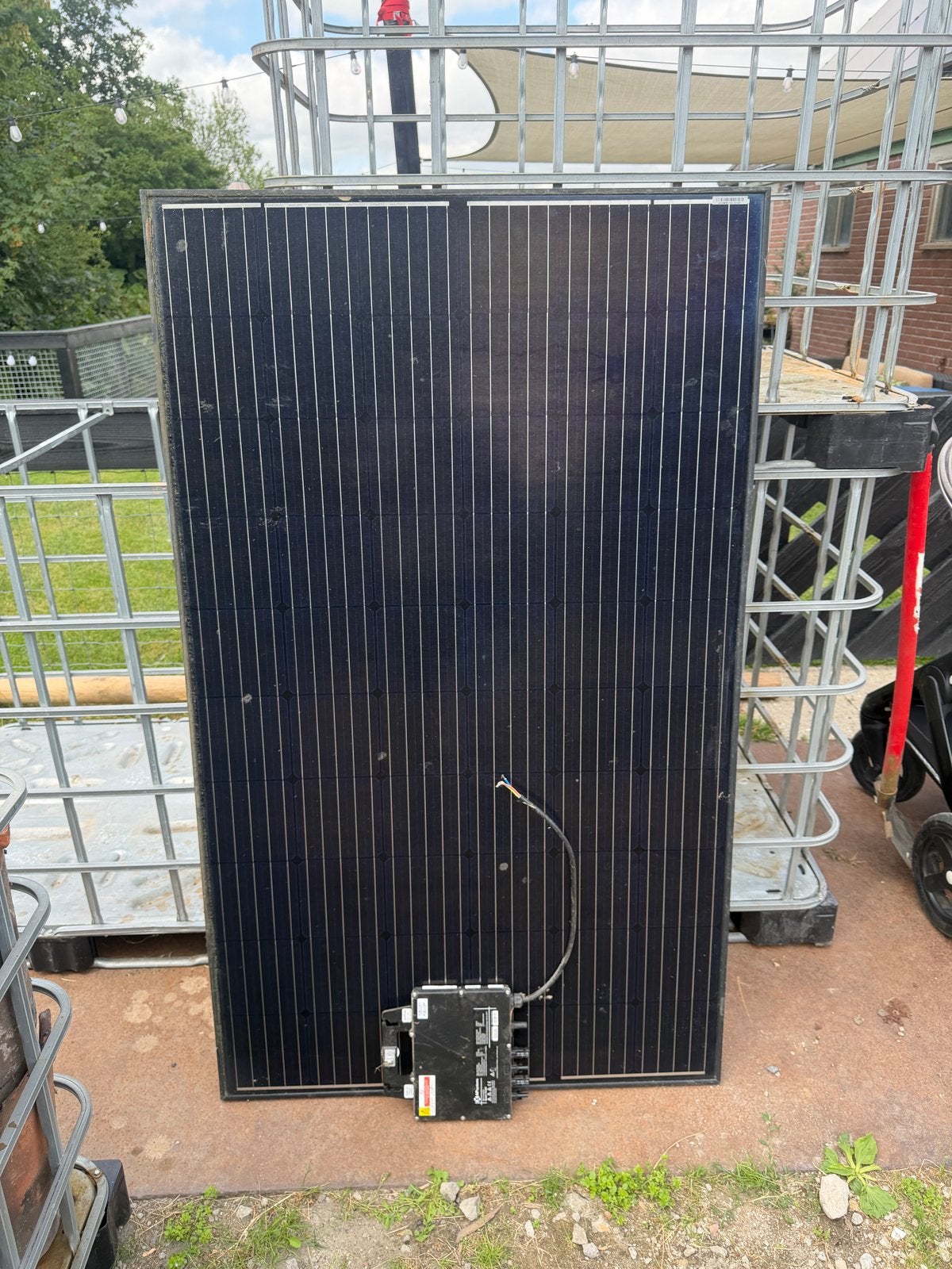 2 stuksTW Solar Zonnepaneel met APsystems Micro-omvormer, Ophalen, Gebruikt, Compleet systeem, 200 wattpiek of meer