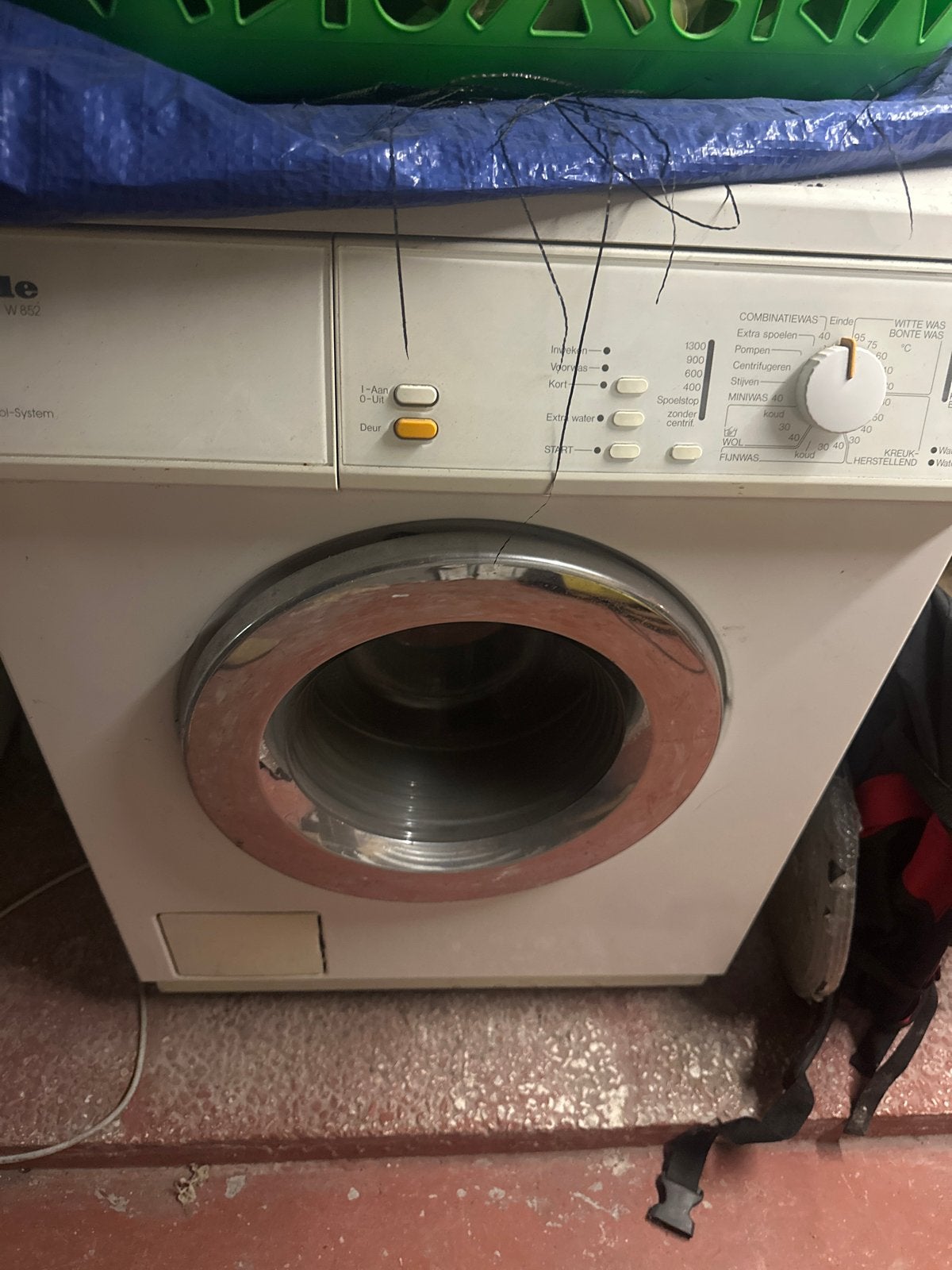 Miele Novotronic W 852 Wasmachine - 5kg inhoud, Ophalen, 1200 tot 1600 toeren, Gebruikt, 4 tot 6 kg