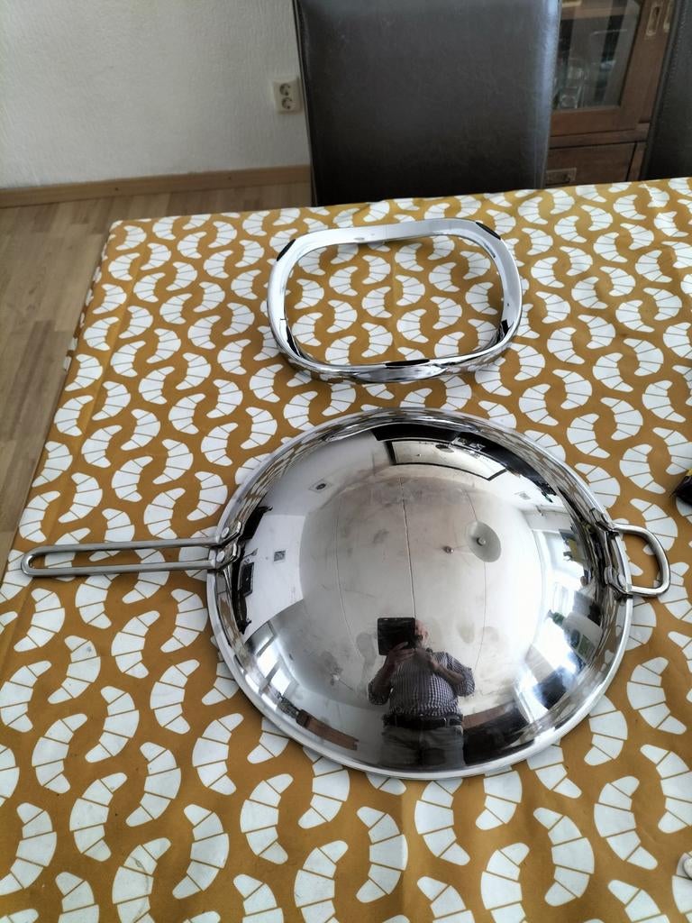 AEG Wokpan RVS voor Inductie met Inductie Ring - Z.G.A.N., Huis en Inrichting, Keuken | Potten en Pannen, Zo goed als nieuw, Wok