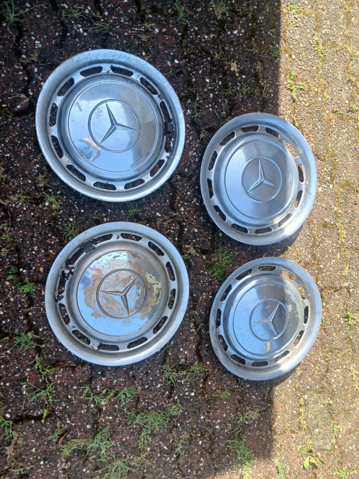 mercedes w123 wieldoppenset, Ophalen of Verzenden