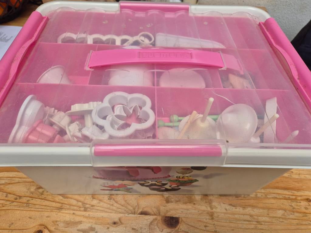Wilton Bakvormen en Decoraties Set, Ophalen, Zo goed als nieuw, Taarten of Cupcakes, Bakvorm