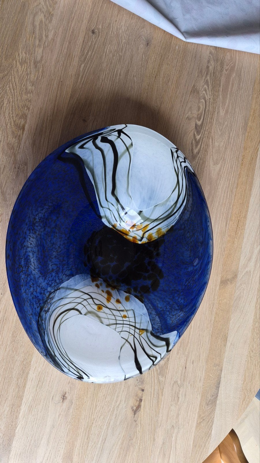 Grote decoratieve glazen schaal, blauw met wit en zwart, Ophalen