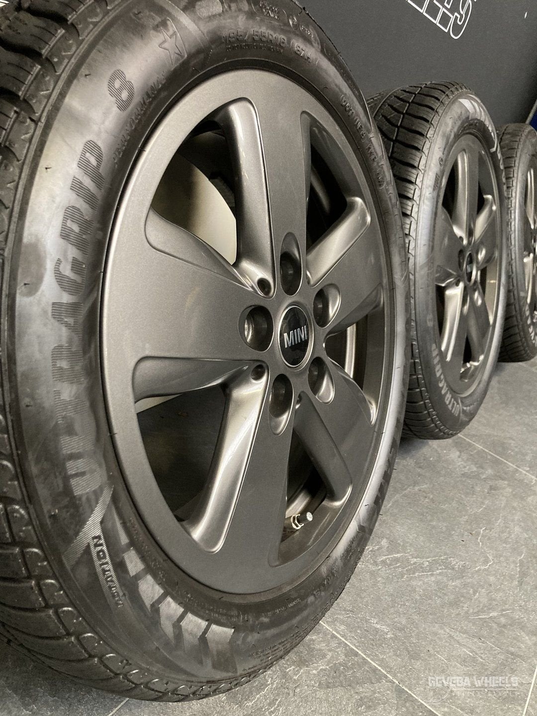 16” originele Mini Cooper F55 F56 velgen + winterbanden 517, Gebruikt, -, Banden en Velgen, 195 mm