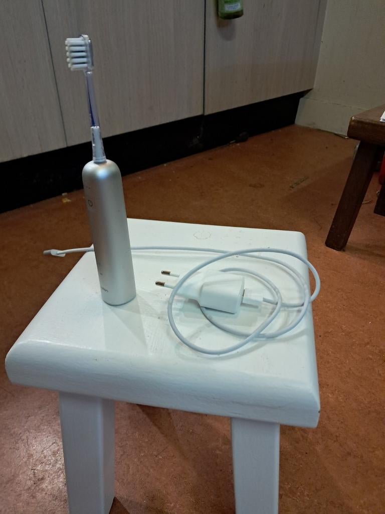 Elektrische tandenborstel Laifen, Ophalen of Verzenden, Tandenborstel