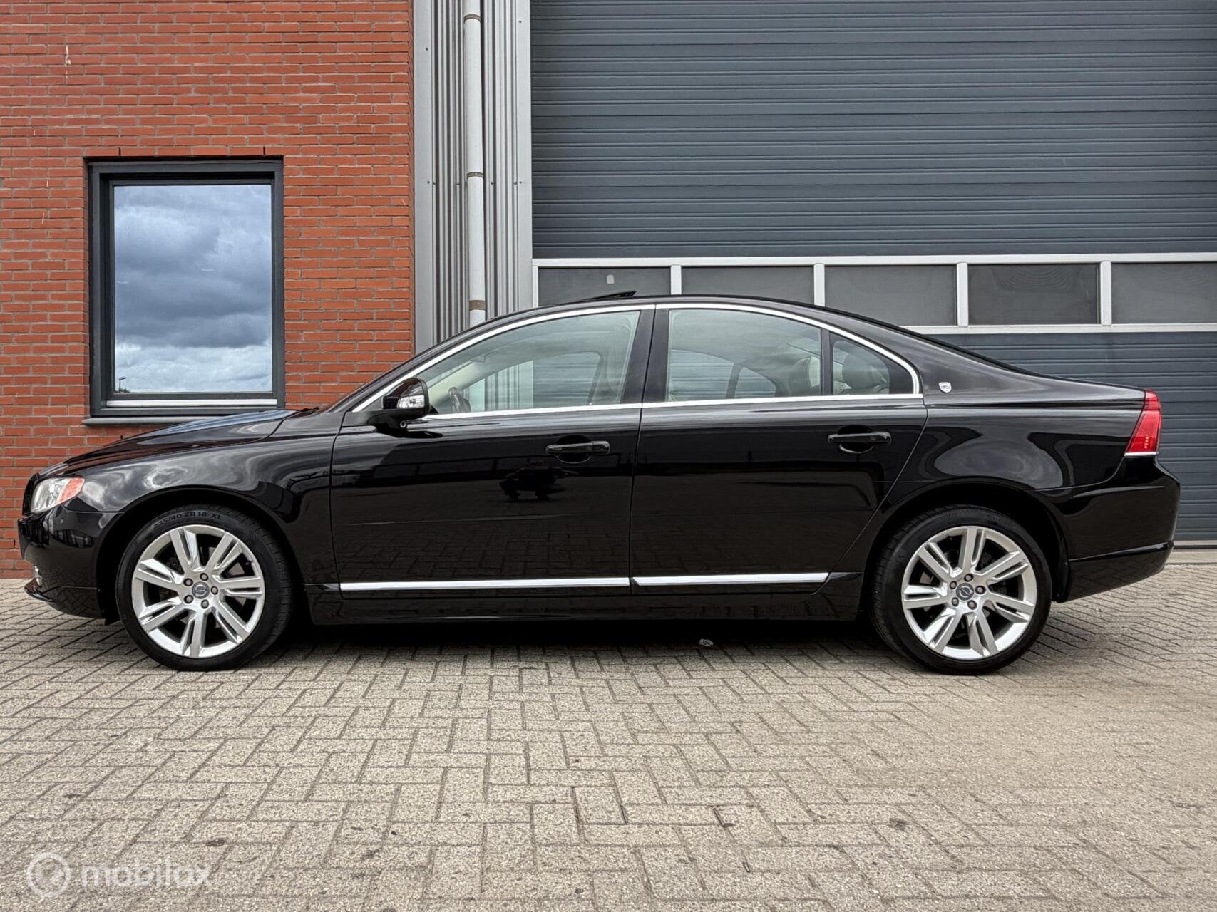 Volvo S80 3.0 T6 AWD Executive - orig NL - dealer o.h., Auto's, Automaat, Gebruikt, 2000 kg, Zwart