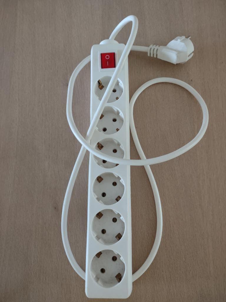 Stekkerdoos Easetech TOZ 6S, 6-voudig 1.40 meter, schakelaar, Ophalen of Verzenden, Gebruikt