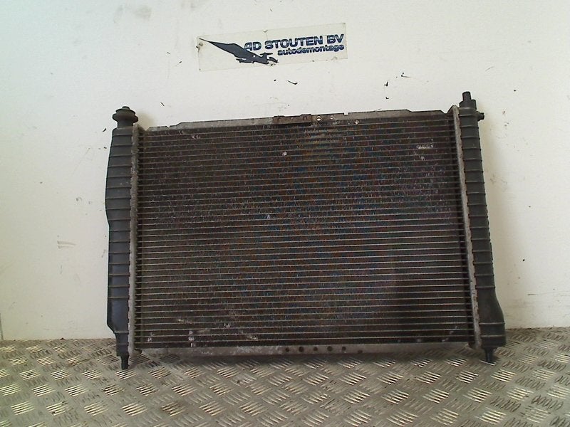 Radiateur Daewoo / Chevrolet Kalos (SF48) (2005-03/2008-05), Auto-onderdelen, Gebruikt, Daewoo, General Motors Germany GmbH, Chevrolet.europe@gm.com