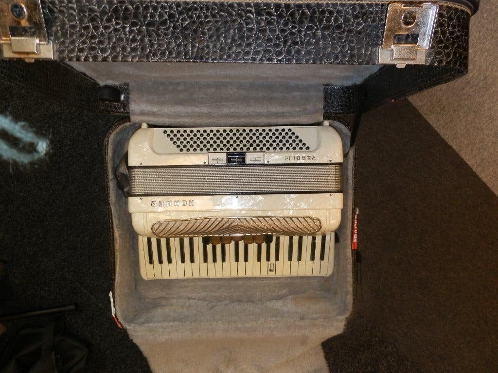 Hohner Verdi IV  accordeon incl originele verrijdbare koffer, Gebruikt, Met koffer, Ophalen of Verzenden, Hohner