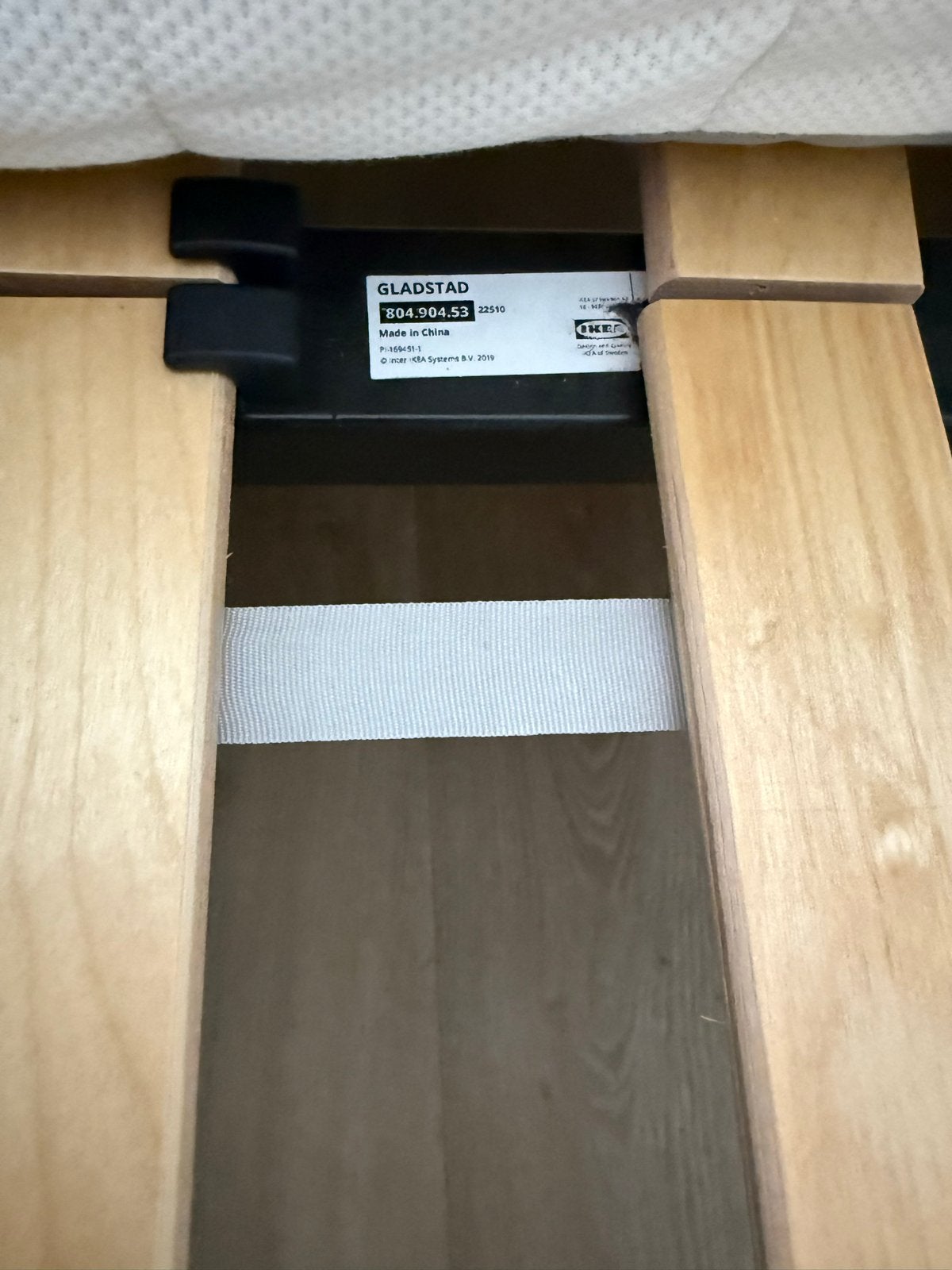 IKEA GLADSTAD bedframe met lattenbodem (160x200 cm), Huis en Inrichting, Slaapkamer | Bedden, Ophalen, Tweepersoons, 140 cm, Zo goed als nieuw
