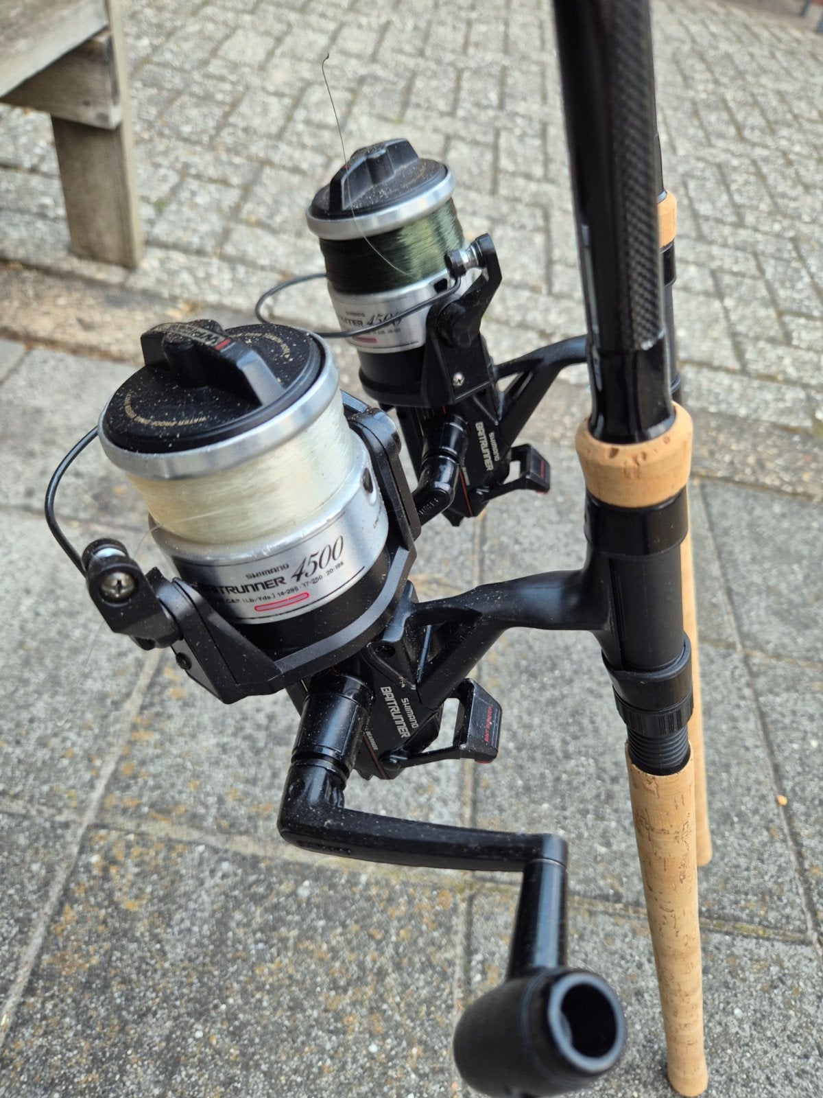2x Sonik Xtractor hengels met Shimano Baitrunner 4500 molens, Ophalen