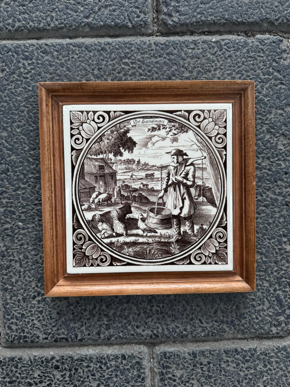Vintage wandtegel  De Landman 19 cm met reliëf en merk, Ophalen of Verzenden