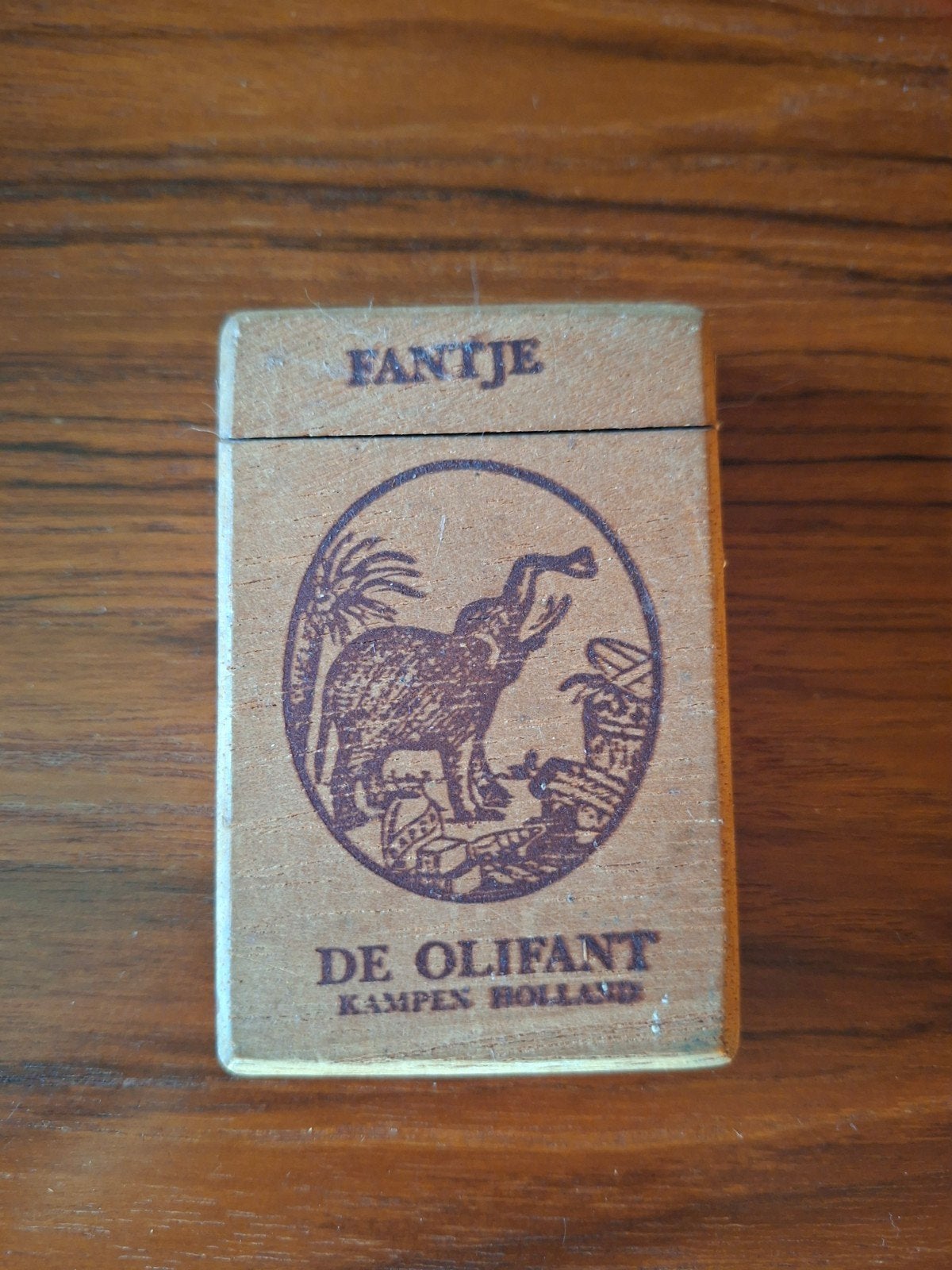 Oud sigarendoosje hout van Fantje de olifant Kampen, Tabaksdoos of Verpakking, Gebruikt, Ophalen of Verzenden, Nvt