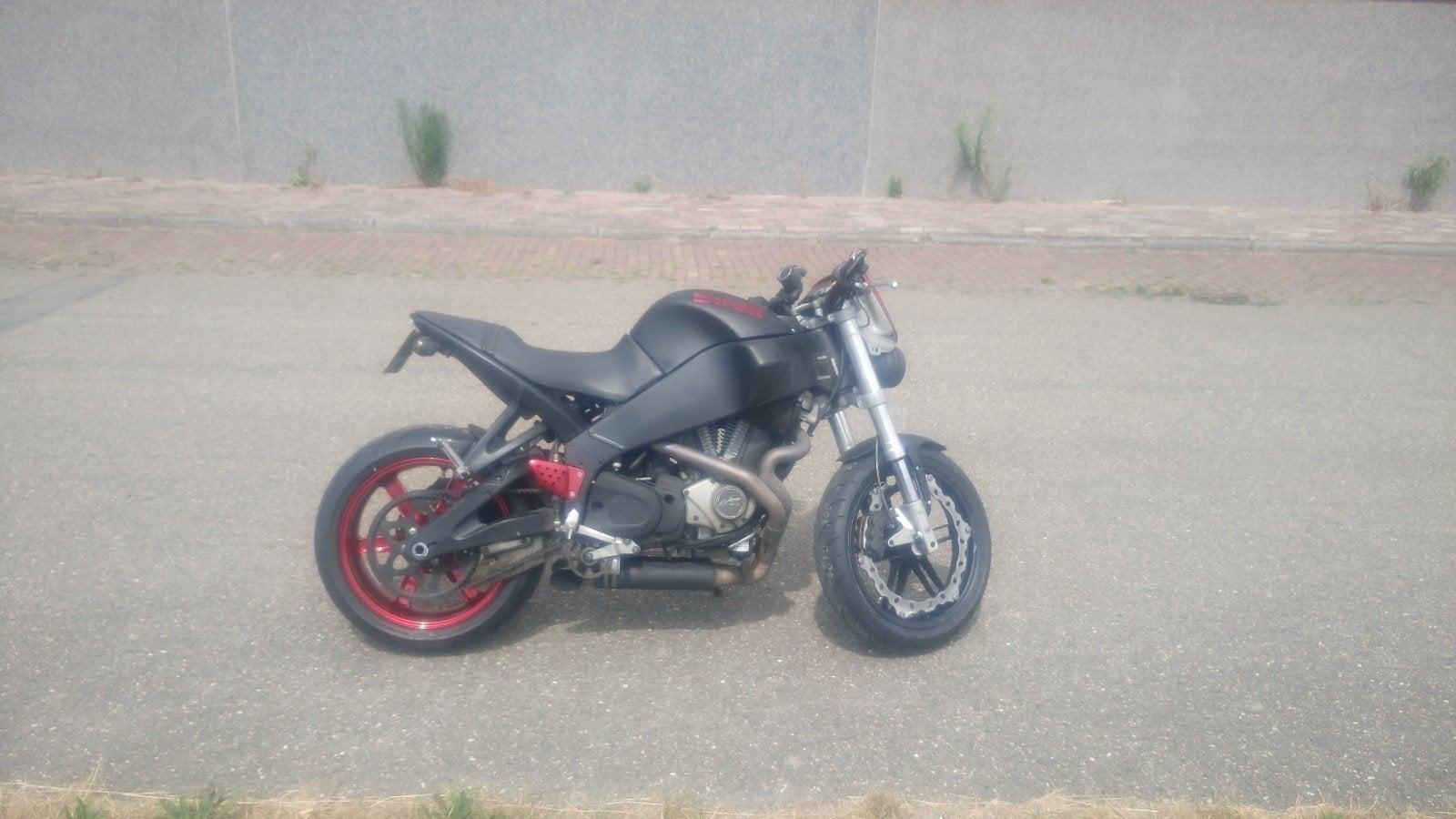 Buell XB12s, Particulier, Naked bike
