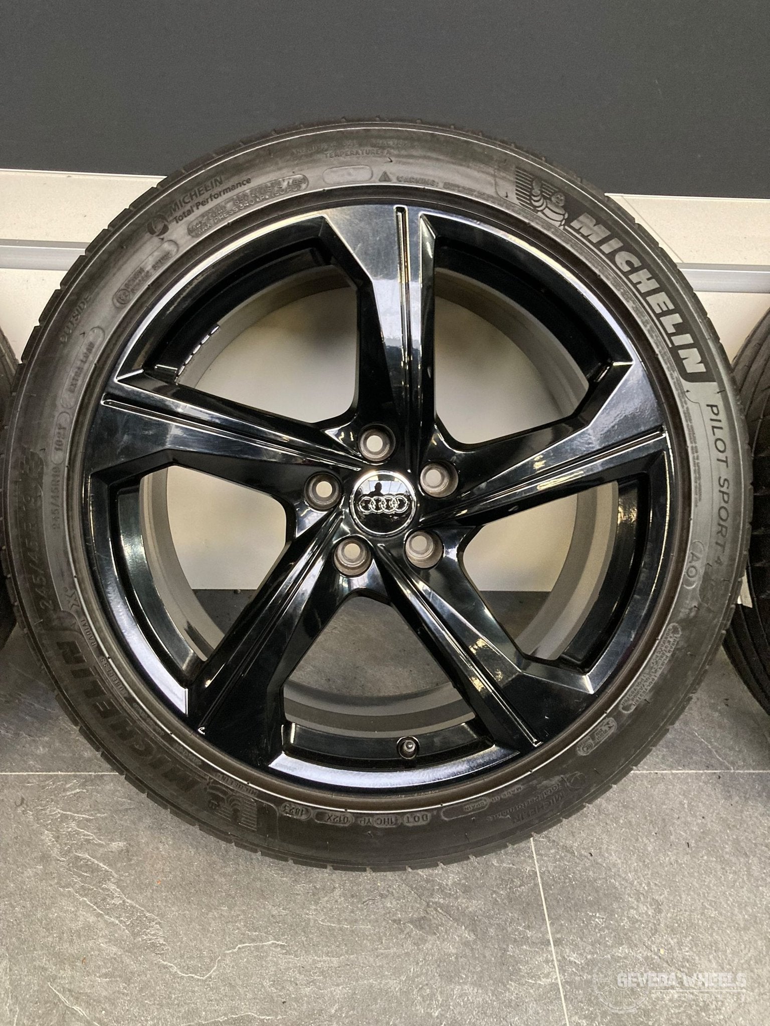 19” originele Audi A6 C8 velgen + banden 5x112 4K0601025AJ, Auto-onderdelen, Banden en Velgen, 19 inch, -, -, Banden en Velgen