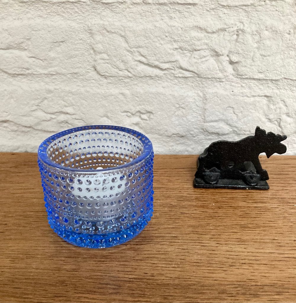 Iittala Finland: waxinelichthouder Kastehelmi. Z.g.a.n., Blauw, Ophalen of Verzenden, Iittala, Glas