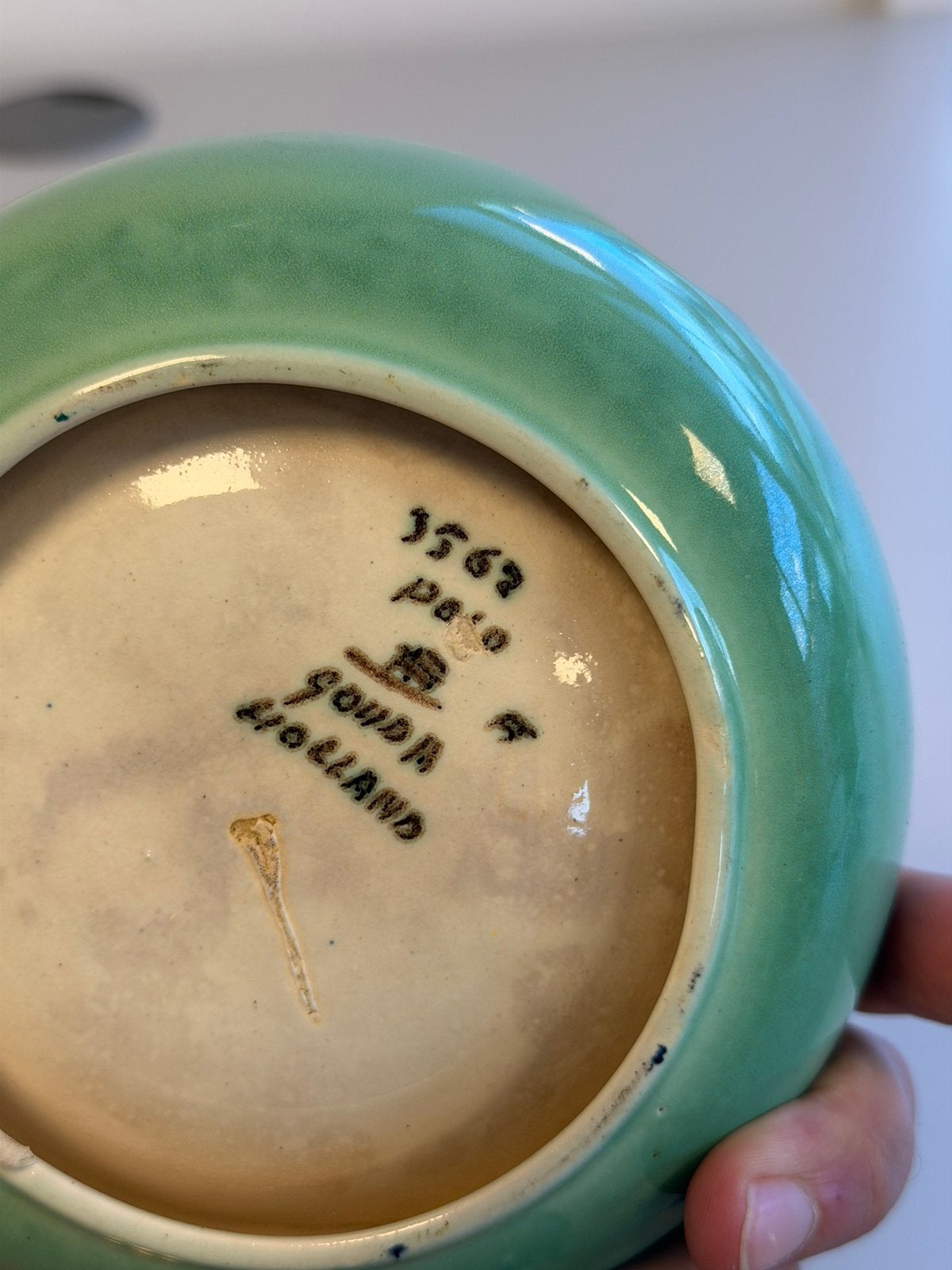 Vintage Gouda plateel asbak handgeschilderd 16 cm jaren 50, Verzamelen, L, Zo goed als nieuw, L, Ophalen of Verzenden