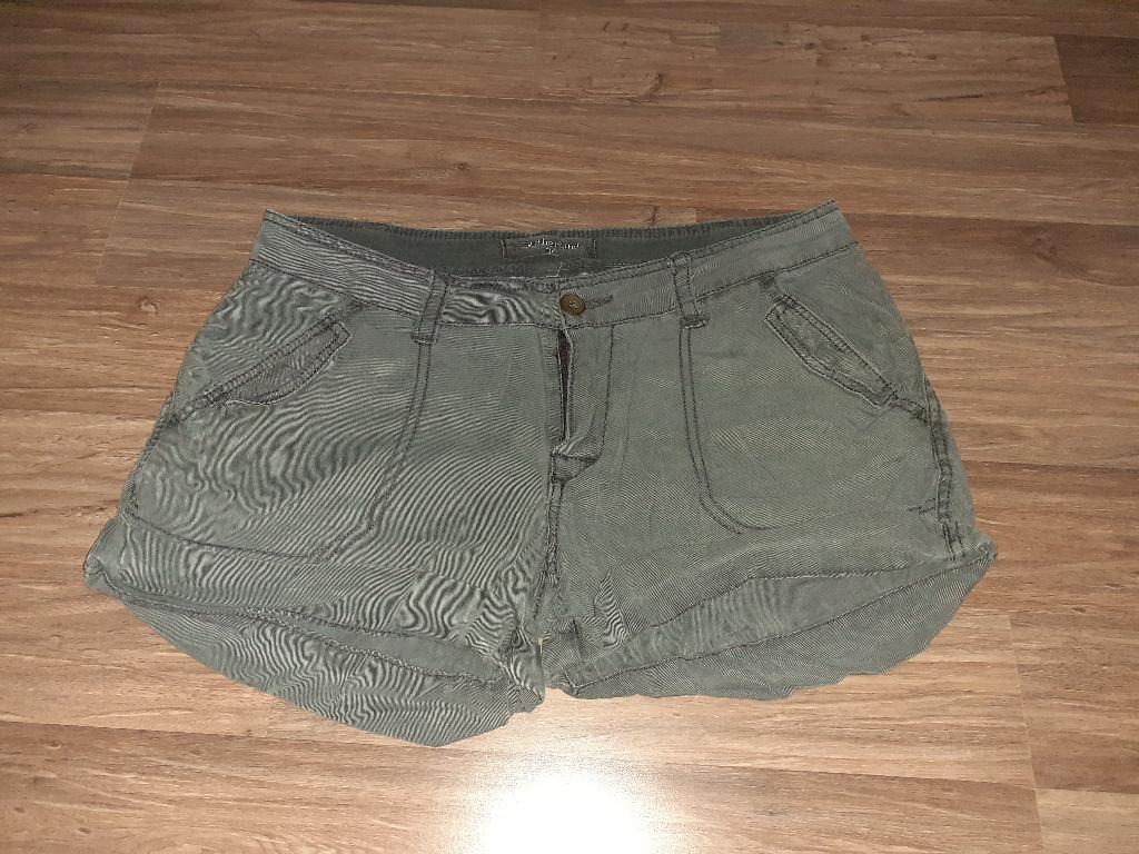 Korte broek. Grijs, maat S / 36, Sutherland, Kort, Ophalen of Verzenden, Maat 36 (S)