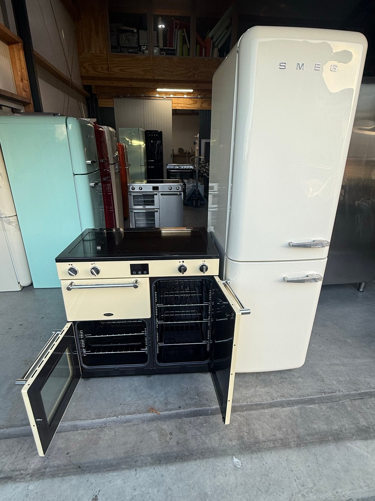 Smeg Fornuis en Koelkast Set - Crème/Zwart