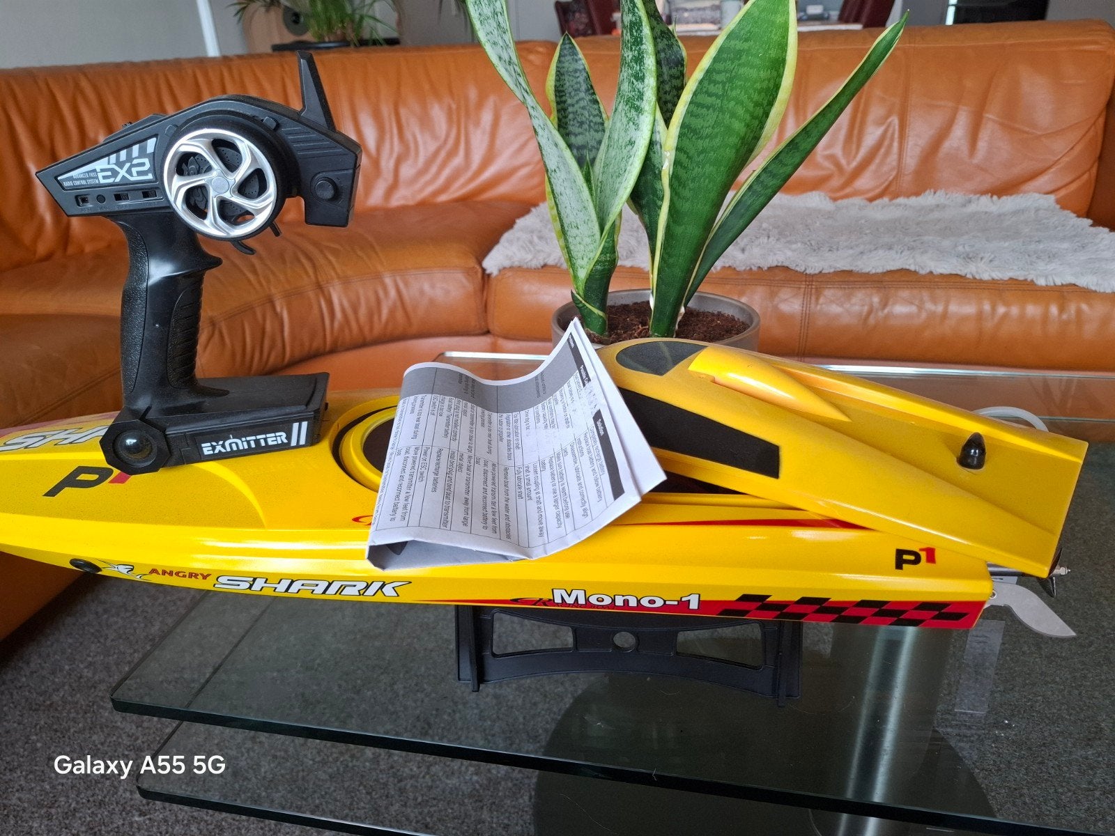 RC Speedboot Vector Mono-1 "Angry Shark" met afstandsbedieng, Hobby en Vrije tijd, Modelbouw | Boten en Schepen, Ophalen of Verzenden