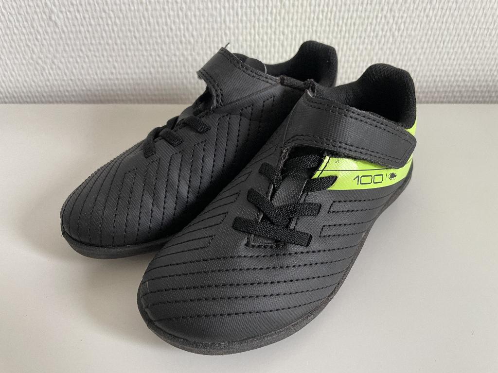 Kipsta voetbal schonen voor kinderen, Sport en Fitness, Voetbal, Maat XS of kleiner, Schoenen, Ophalen of Verzenden, Zo goed als nieuw