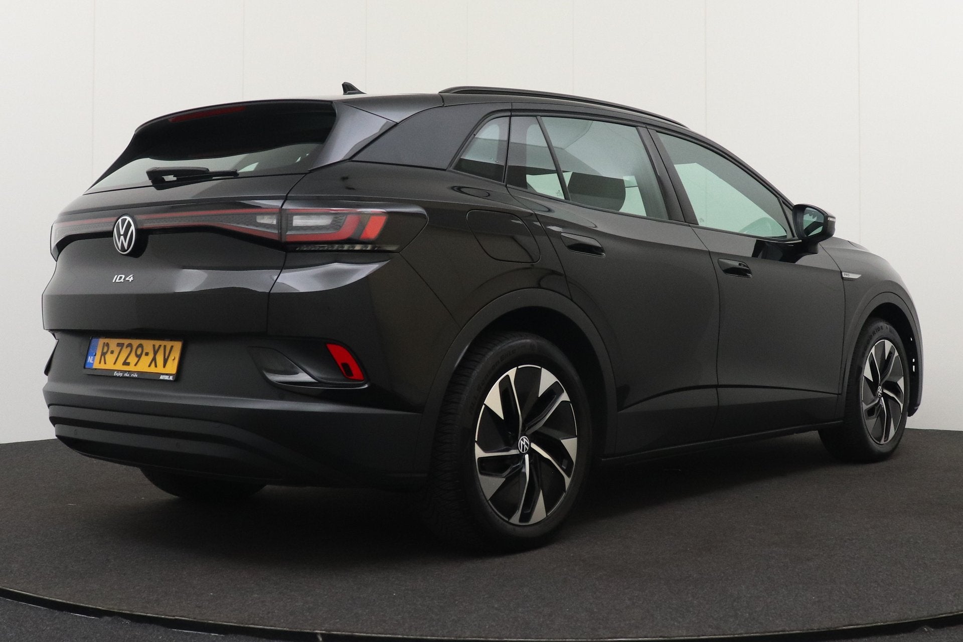 Volkswagen ID.4 Pro 77 kWh Adapt. Cruise Carplay Sfeerverlic, Auto's, Automaat, Gebruikt, Zwart, Zwart