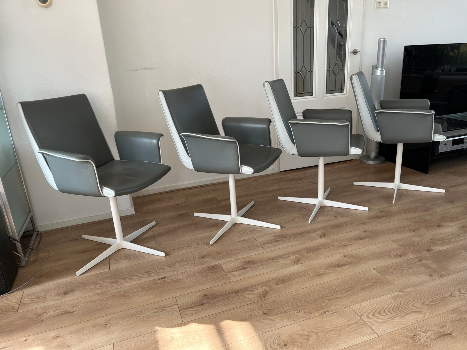 Bert Plantagie 4 Eetkamer draaistoelen Model Lodi IGST., Huis en Inrichting, Stoelen, Gebruikt, Design, Ophalen of Verzenden, Vier