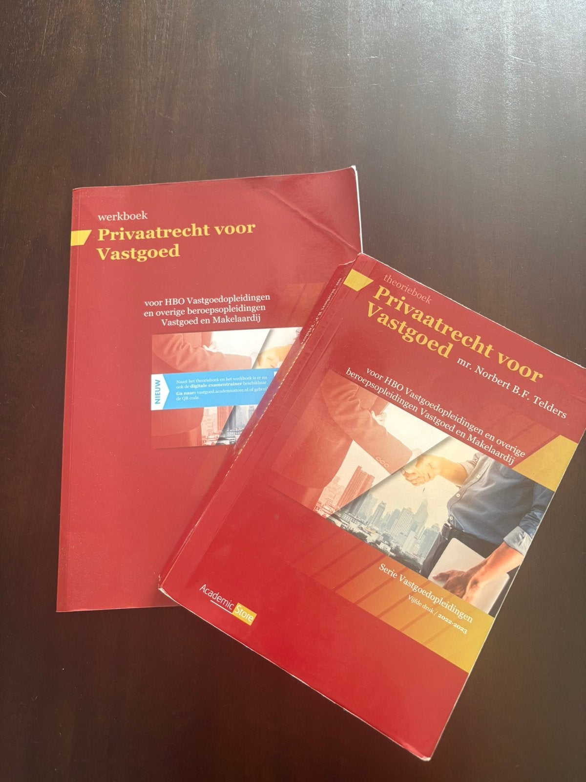 Privaatrecht voor Vastgoed - theorieboek en werkboek, Ophalen of Verzenden, Zo goed als nieuw, HBO