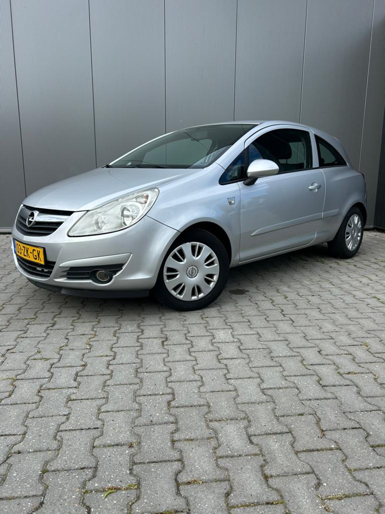 Opel Corsa 1.2 16V 3D 2008 Grijs Airco nieuwe apk, Auto's, Voorwielaandrijving, 40 €/maand, Zwart, 4 cilinders