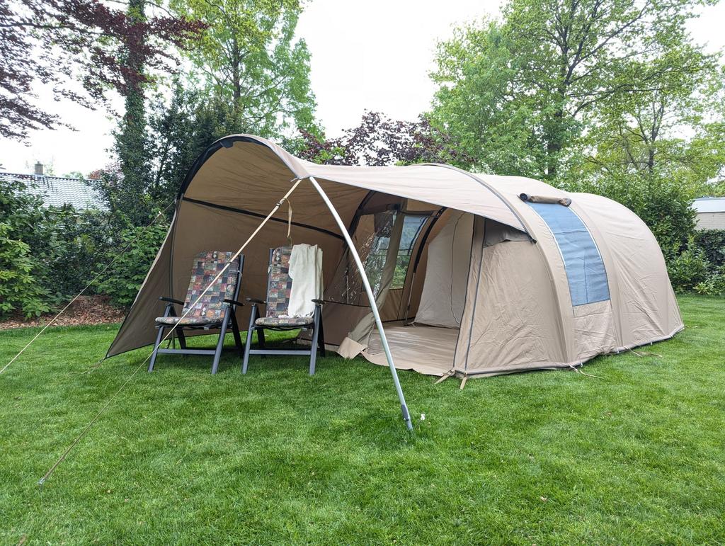 Falco Buizerd 3000 tunneltent, Caravans en Kamperen, Tenten, Ophalen, Zo goed als nieuw, Tot en met 4