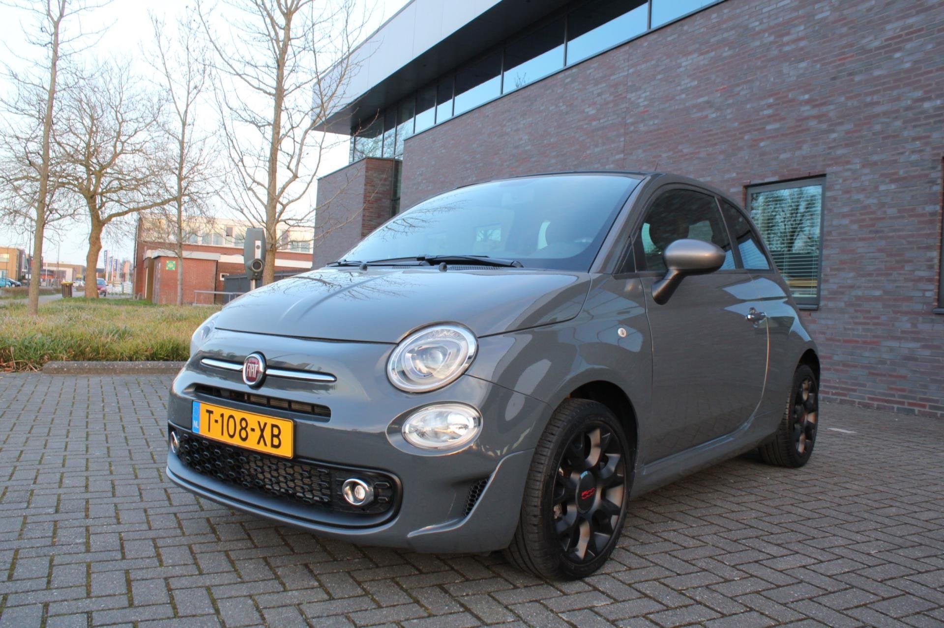 Fiat 500 1.0 Hybrid Connect, Voorwielaandrijving, 4 stoelen, Bedrijf, Handgeschakeld