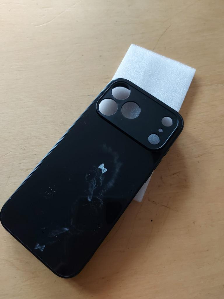 Gloednieuw telefoon hoesje voor de 17 pro max, Telecommunicatie, Mobiele telefoons | Apple iPhone, Overige modellen, Zwart, Ophalen of Verzenden