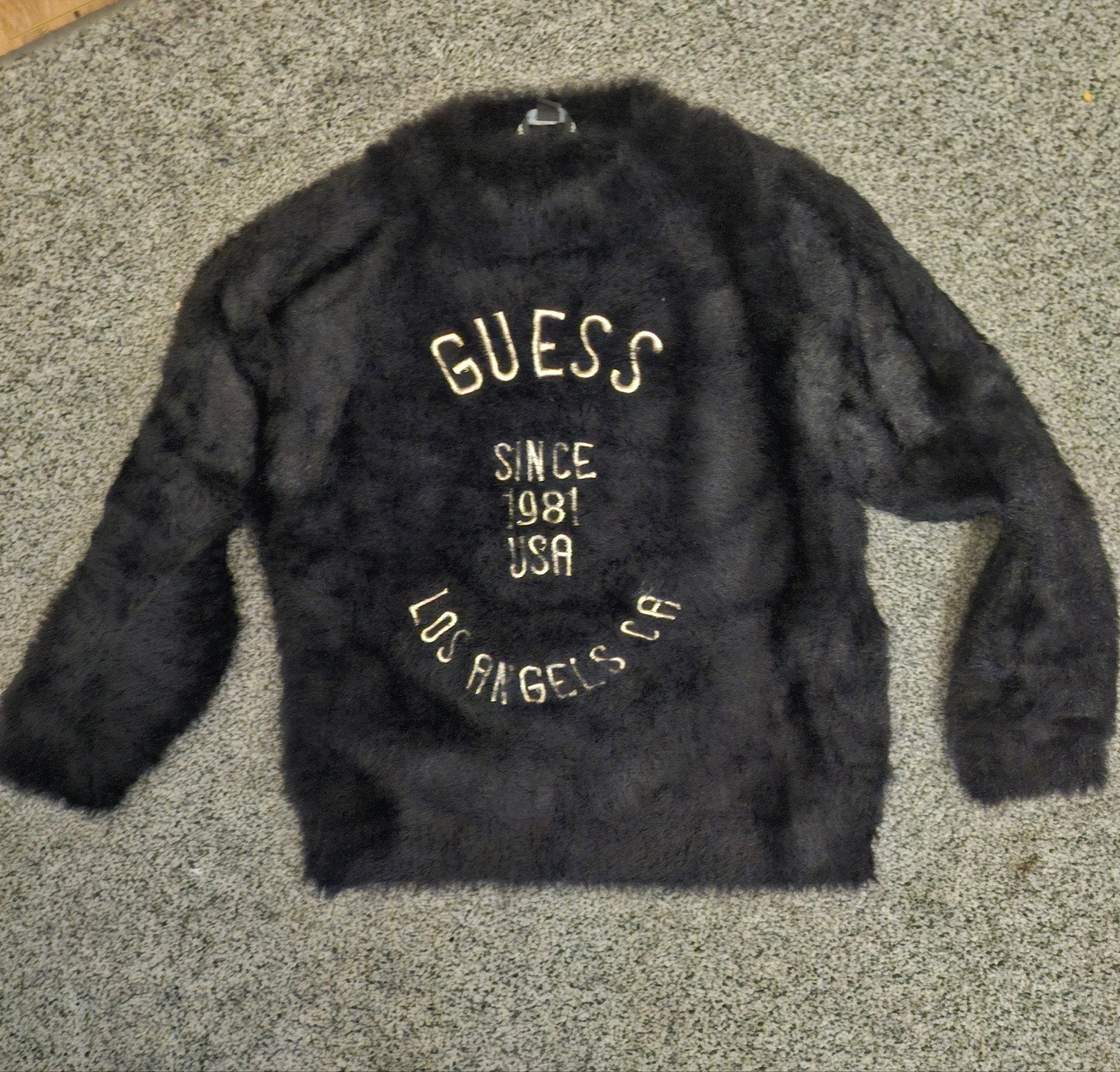 Voor rommelmarkt: spullen, speelgoed, dames en kinderkleding, Ophalen
