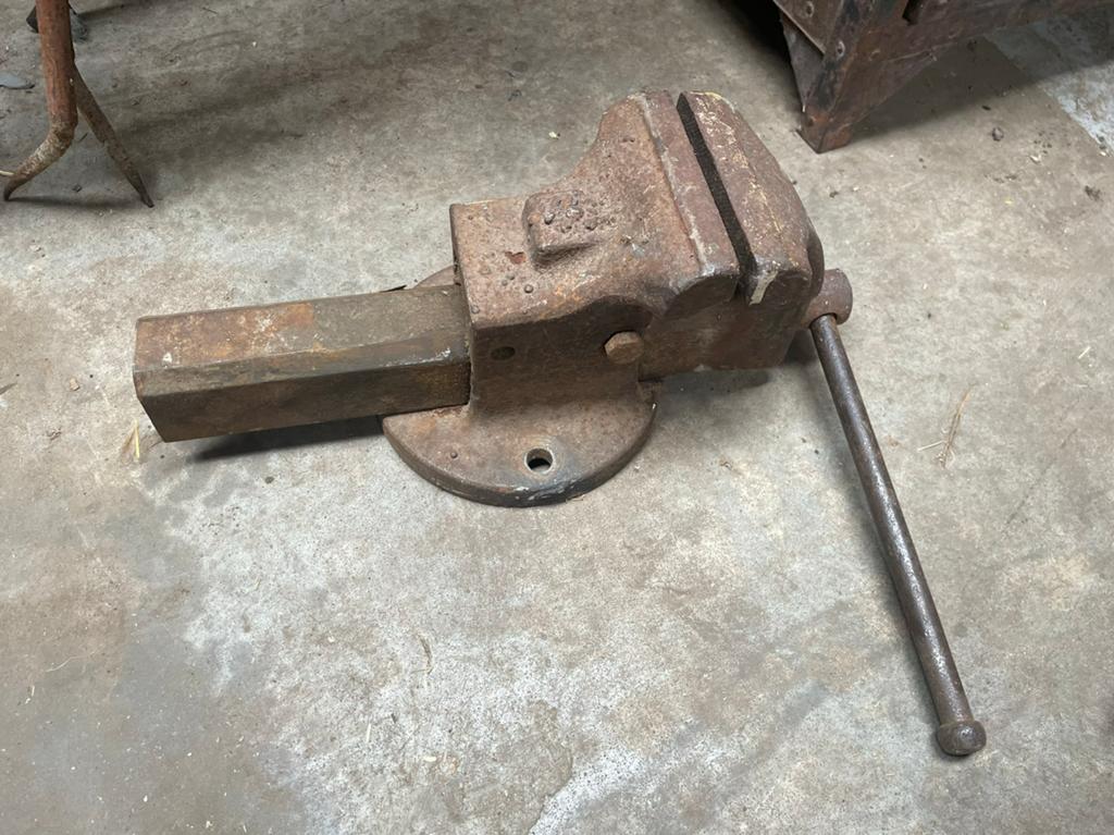 Werkbank Bankschroef - Vintage en Robuust, Doe-het-zelf en Verbouw, Ophalen, Gebruikt